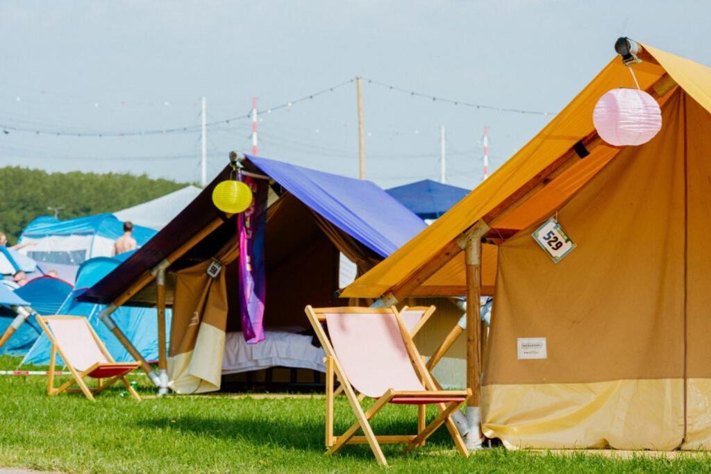 100 Jaar Tt Circuit Assen 2025 Glamping Incl Stroom Bagian luar foto