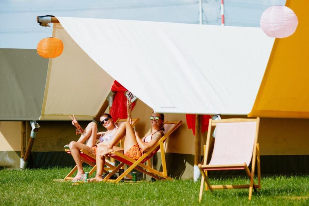 100 Jaar Tt Circuit Assen 2025 Glamping Incl Stroom Bagian luar foto
