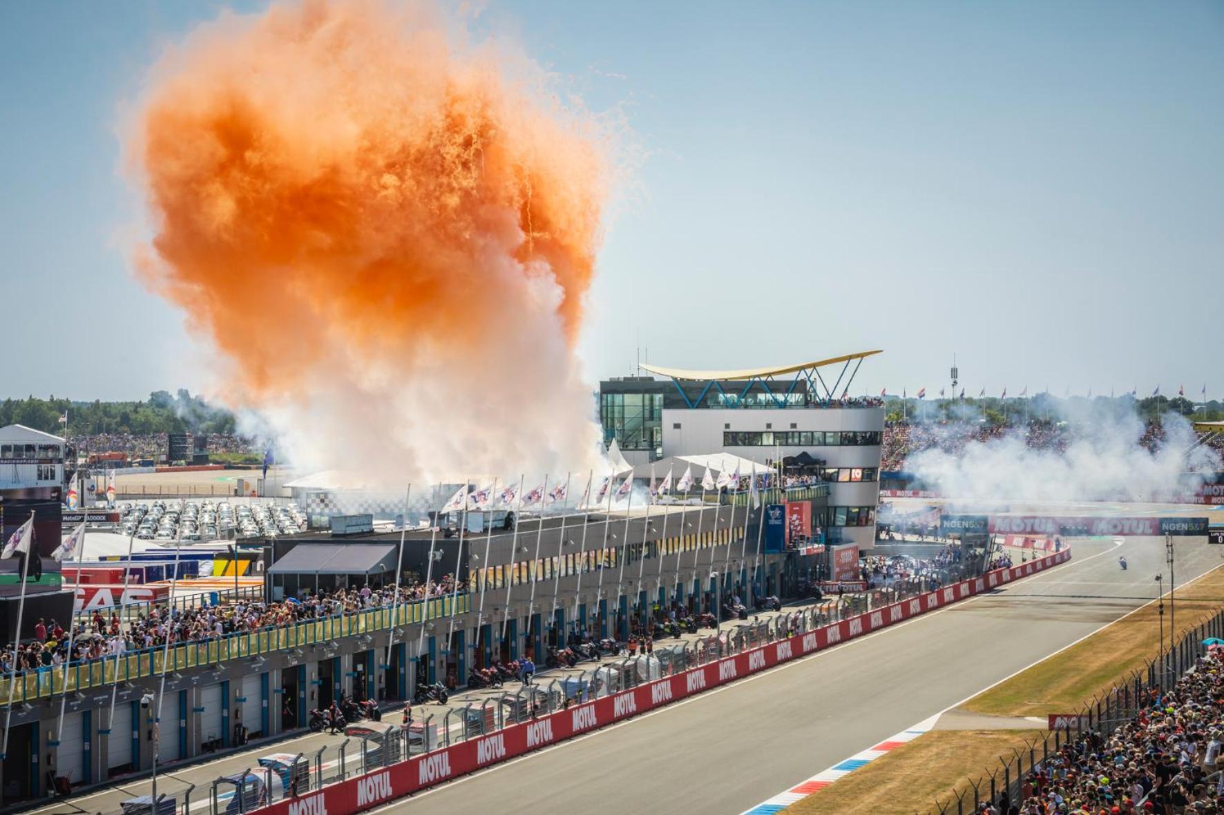100 Jaar Tt Circuit Assen 2025 Glamping Incl Stroom Bagian luar foto