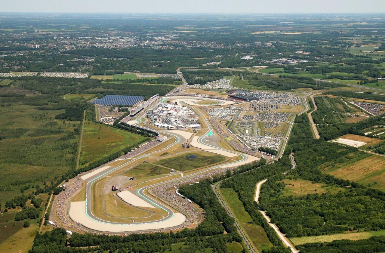 100 Jaar Tt Circuit Assen 2025 Glamping Incl Stroom Bagian luar foto